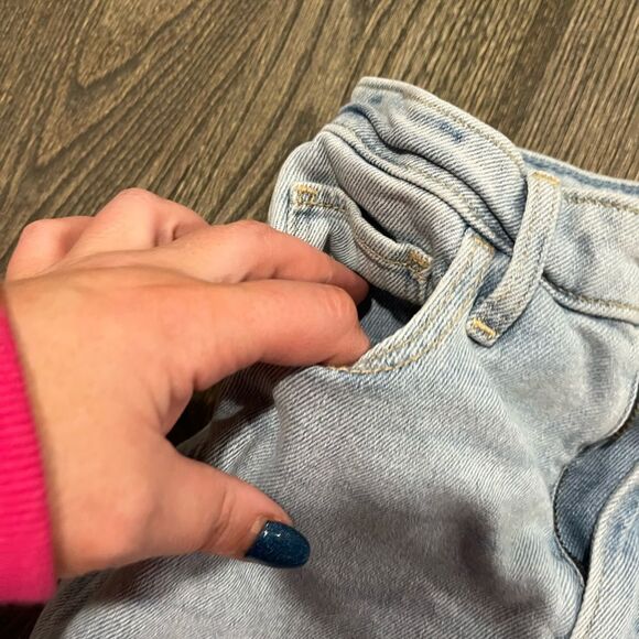 Hollister Ultra High-Rise Mom Jeans Vintage Stretch Whisker Light Wash 25x27 - Picture 6 of 12